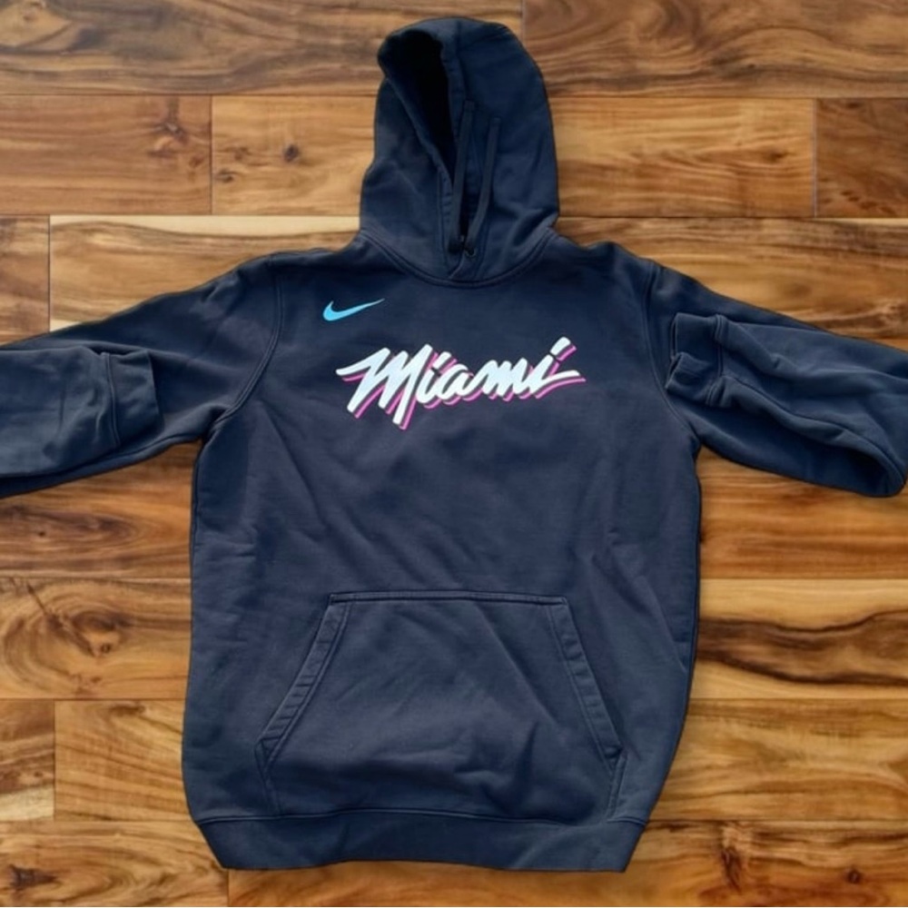Nike Men’s Black Hoodie with Miami Heat hoodie